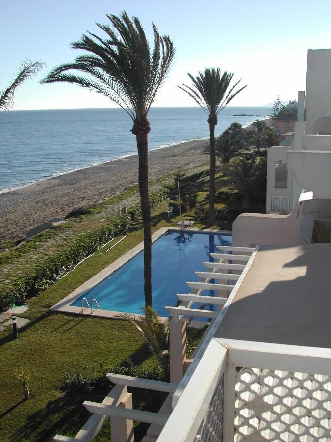 El Lobo De Mar Estepona Bagian luar foto